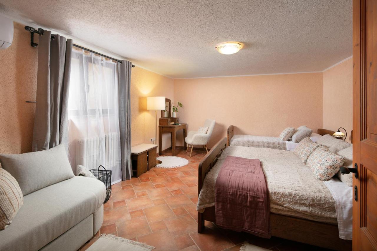 Apartments Valter 881 Новиград Екстериор снимка